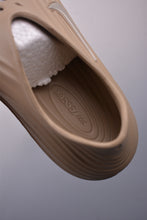 Cargar imagen en el visor de la galería, Nike ReactX Rejuven8 Desert Color Silver Hook HV5060-200
