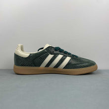 Cargar imagen en el visor de la galería, Adidas Samba OG Green Snakeskin JR8848
