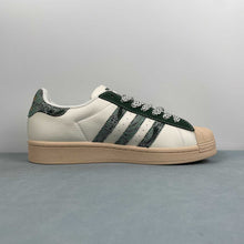 Cargar imagen en el visor de la galería, Adidas Superstar x Bape HS3087
