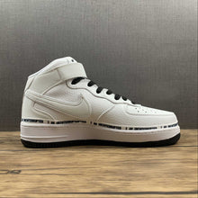 Cargar imagen en el visor de la galería, Uninterrupted x Air Force 1 07 Mid White Black Gray BC2306-460
