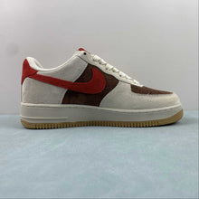 Cargar imagen en el visor de la galería, Air Force 1 07 Low Dragon Brown Red Metallic Gold LN6239-840
