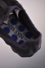 Cargar imagen en el visor de la galería, Nike Mind 002 Flyknit Fragment Black Blue IQ8504-002
