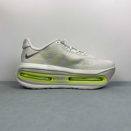 Nike Vomero Premium Moon FN8453-010