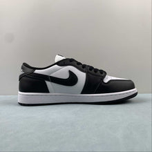 Cargar imagen en el visor de la galería, Air Jordan 1 Low Black White CZ0790-110
