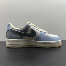 Cargar imagen en el visor de la galería, Air Force 1 07 Low Light Blue Grey AA1366-401
