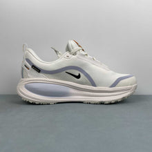 Cargar imagen en el visor de la galería, Nike Zoom Vomero 18 GTX Beige Gray HQ7001-100
