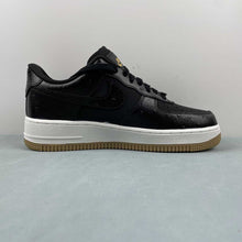 Cargar imagen en el visor de la galería, Air Force 1 07 Low Black Ostrich Gum DZ2708-002
