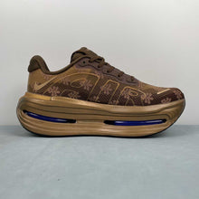 Cargar imagen en el visor de la galería, Nike Vomero Premium Flat Stout Cacao Wow Team Royal IQ0028-200
