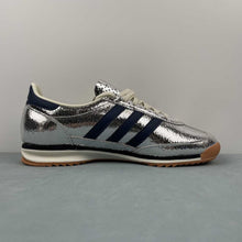 Cargar imagen en el visor de la galería, Adidas SL 72 OG Silver Metallic Collegiate Navy Off White JH8654
