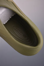 Cargar imagen en el visor de la galería, Nike ReactX Rejuven8 Medium Olive HV5060-201
