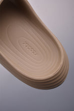 Cargar imagen en el visor de la galería, Nike ReactX Rejuven8 Slide Khaki HV4479-200
