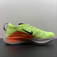 Cargar imagen en el visor de la galería, Zoom Fly 4 Barely Volt Hiper Orange-Black CT2392-700
