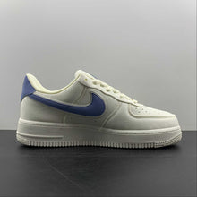 Cargar imagen en el visor de la galería, Air Force 1 07 Low Beige Blue Metallic Gold MN5696-209
