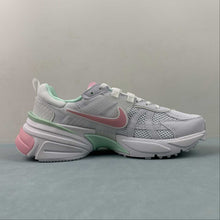 Cargar imagen en el visor de la galería, Nike V2k Run White White Light Pink FD0736-118
