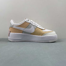 Cargar imagen en el visor de la galería, Air Force 1 Shadow SE Spruce White Sail Black Aura CK3172-002
