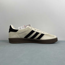 Cargar imagen en el visor de la galería, Adidas Gazalle x Louis Vuitton Grey Black Gum SC9207-724
