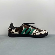 Cargar imagen en el visor de la galería, Adidas Samba LT Core Black Lucid Blue Gold Metallic JS3930
