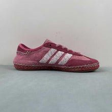 Cargar imagen en el visor de la galería, Clot x Adidas Gazelle Pink IH3144
