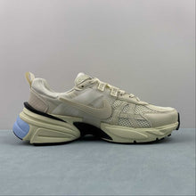 Cargar imagen en el visor de la galería, Nike V2k Run Fossil Black Blue FD0736-104

