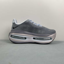 Cargar imagen en el visor de la galería, Nike Vomero Premium Grey FN8453-015
