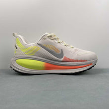 Cargar imagen en el visor de la galería, Nike Zoom Vomero 18 Orange Green HQ2157-003
