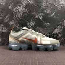 Cargar imagen en el visor de la galería, Air VaporMax 2019 Vintage Lichen Dark Russet AR6631-300
