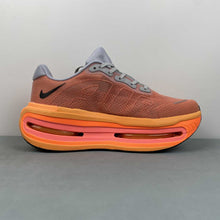 Cargar imagen en el visor de la galería, Nike Vomero Premium Gray Orange HQ2050-769
