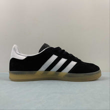 Cargar imagen en el visor de la galería, Adidas Gazelle Indoor Core Black Cloud White Gum HO6259
