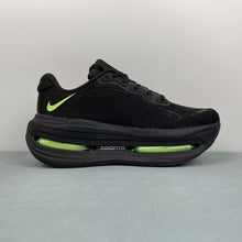Cargar imagen en el visor de la galería, Nike Vomero Premium Black Green HQ2050-212
