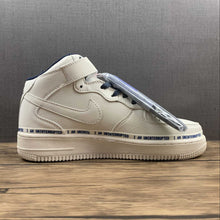 Cargar imagen en el visor de la galería, Uninterrupted x Air Force 1 07 Mid White Blue NU8802-303
