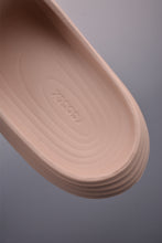 Cargar imagen en el visor de la galería, Nike ReactX Rejuven8 Slide Rose Gold HV4484 601
