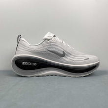Cargar imagen en el visor de la galería, Nike Zoom Vomero PLUS White Metallic Silver Cool Grey II7181-102
