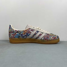 Cargar imagen en el visor de la galería, Liberty London x Adidas Gazelle Indoor Floral Embroidery JP5309
