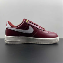 Cargar imagen en el visor de la galería, Air Force 1 07 Low Premium Logo History Team Red DZ5616-600
