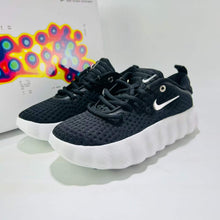 Cargar imagen en el visor de la galería, Nike Mind 002 Black and White HQ4308-002
