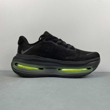 Cargar imagen en el visor de la galería, Nike Vomero Premium Black Volt HQ2050-001

