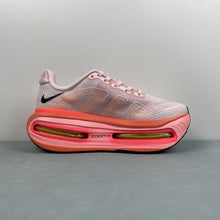 Cargar imagen en el visor de la galería, Nike Vomero Premium Lt Pink Orange FN8453-036
