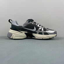 Cargar imagen en el visor de la galería, Nike V2k Run Vintage Green Mineral Spruce HJ4497-300
