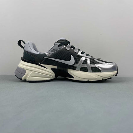 Nike V2k Run Vintage Green Mineral Spruce HJ4497-300