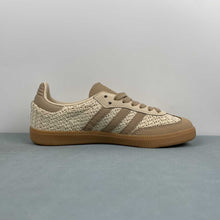 Cargar imagen en el visor de la galería, Adidas Samba OG Sand Strata Magic Beige Gum JR9446
