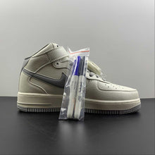 Cargar imagen en el visor de la galería, Air Force 1 07 Mid Beige White Gray PA0920-608
