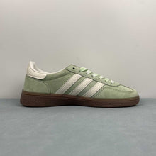 Cargar imagen en el visor de la galería, Adidas Handball Spezial Semi Green Spark Off White Gum KI5932
