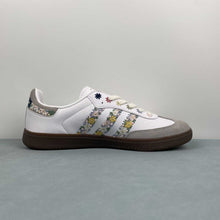 Cargar imagen en el visor de la galería, Adidas Samba OG Flower Print Cloud White Off White Clear Granite HQ5155
