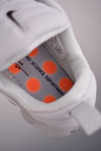 Cargar imagen en el visor de la galería, Nike Mind 002 Light Smoke Grey HQ4308-003
