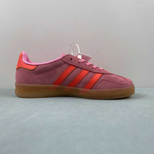 Cargar imagen en el visor de la galería, Adidas Gazelle Indoor Beam Solar Pink Red Gum IE1058
