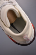 Cargar imagen en el visor de la galería, Nike ACG Zegama White Black-Red HV8113-009
