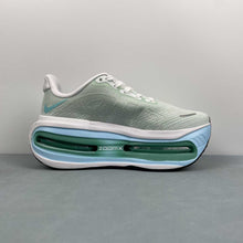 Cargar imagen en el visor de la galería, Nike Vomero Premium Lt Green FN8453-014
