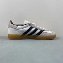 Cargar imagen en el visor de la galería, Hikari Shibata x Adidas Gazelle Indoor Core White Night Gray Cream White IH9985
