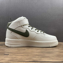 Cargar imagen en el visor de la galería, Air Force 1 07 Mid White Green LZ6819-608
