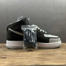 Cargar imagen en el visor de la galería, Air Force 1 07 Mid LV8 Utility Black Medium Grey White BQ6819-008
